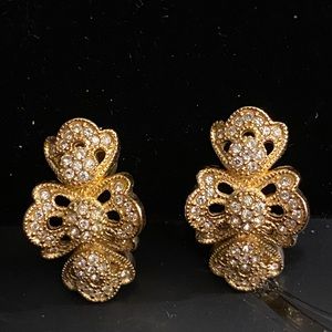 Chr. Dior vintage clip on earrings